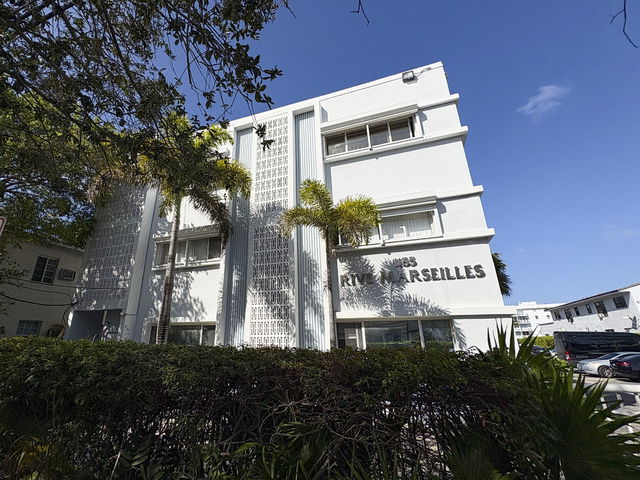 River Marseille Condo photo 2